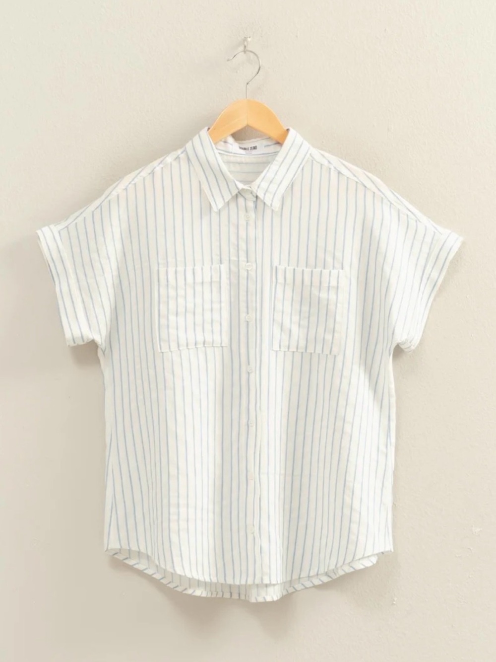 Double Zero White Button-Down Shirt  Blue Pinstripes medium N-12